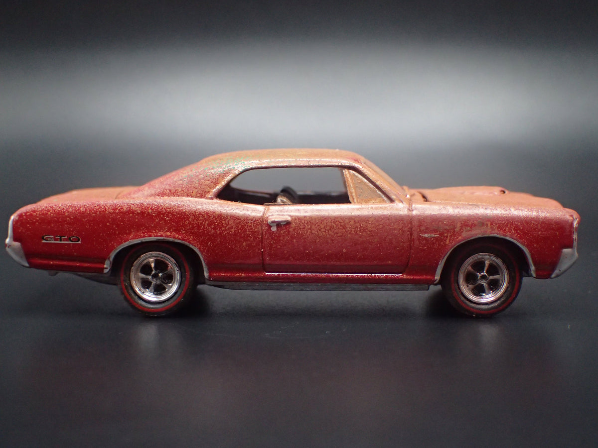 1966 66 PONTIAC GTO MUSCLE CAR BARN FIND 1/64 SCALE DIORAMA DIECAST MODEL CAR