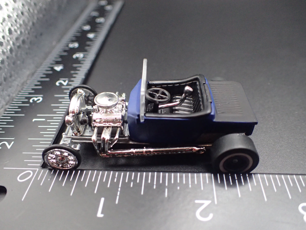 1923 23 FORD T-BUCKET HOT ROD  1:64 SCALE COLLECTIBLE DIECAST MODEL CAR