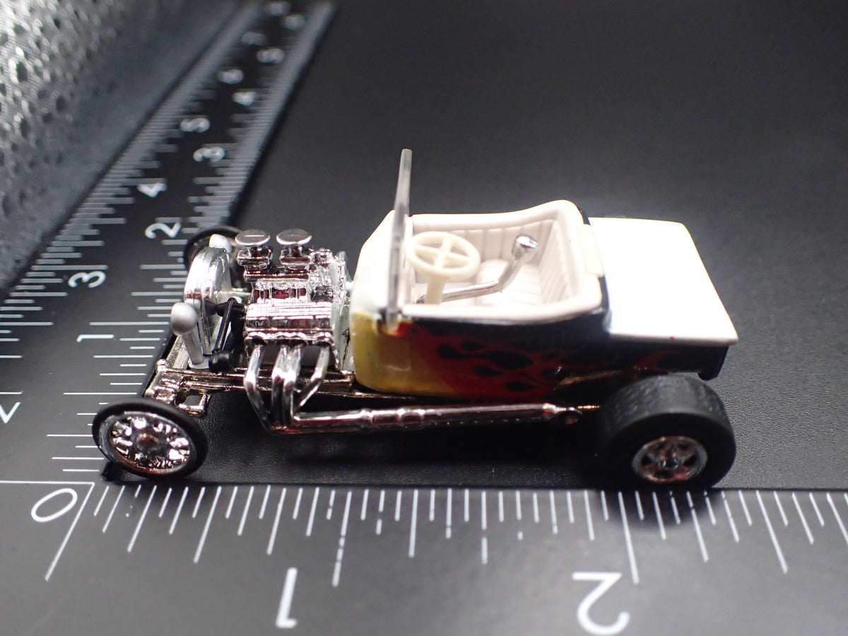 1923 23 FORD T-BUCKET HOT ROD BLACK 1:64 SCALE COLLECTIBLE DIECAST MODEL CAR