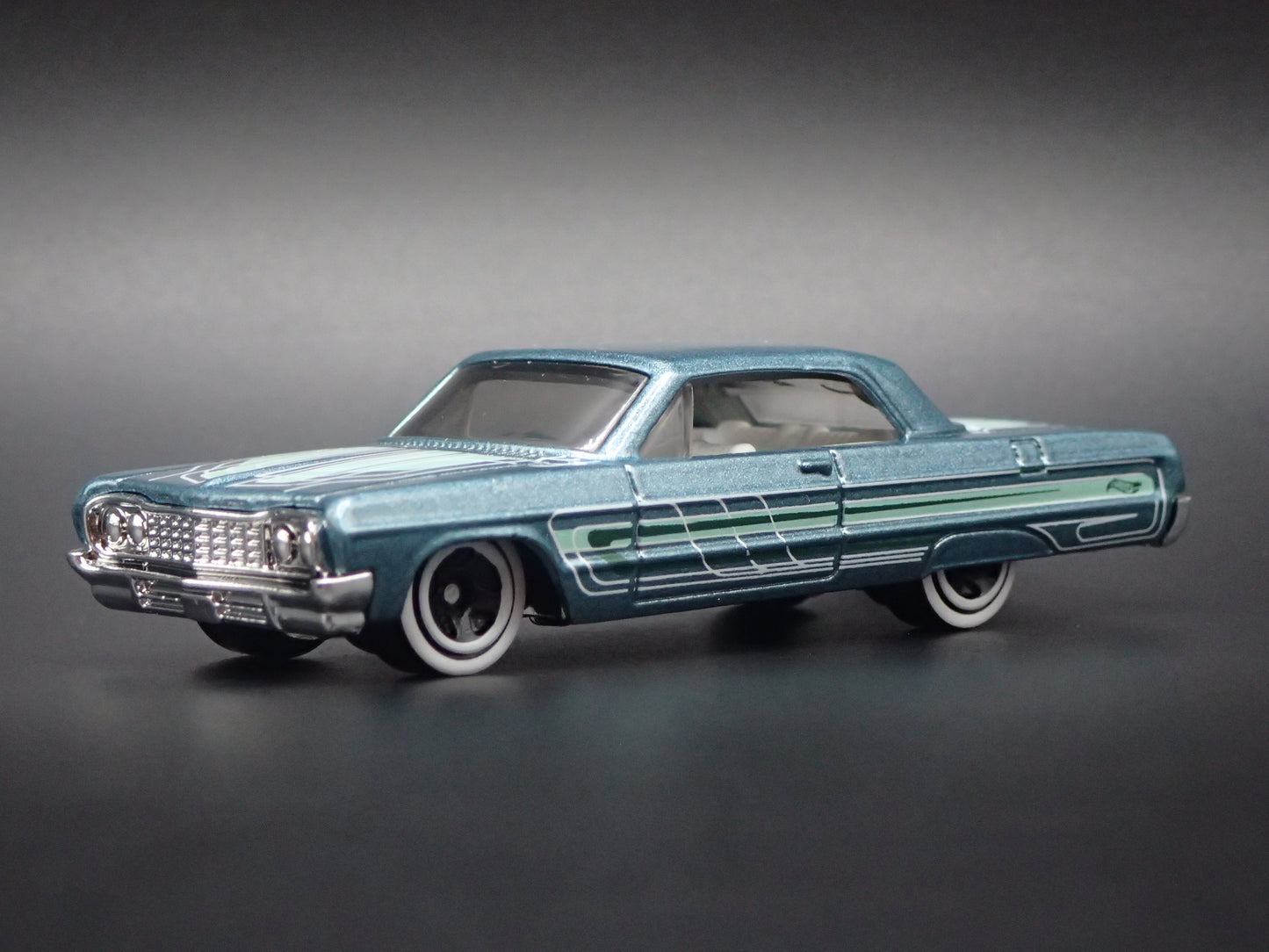 1964 64 CHEVY CHEVROLET IMPALA  1:64 SCALE DIORAMA DIECAST MODEL CAR