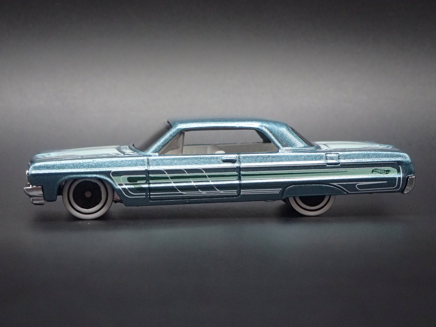 1964 64 CHEVY CHEVROLET IMPALA  1:64 SCALE DIORAMA DIECAST MODEL CAR