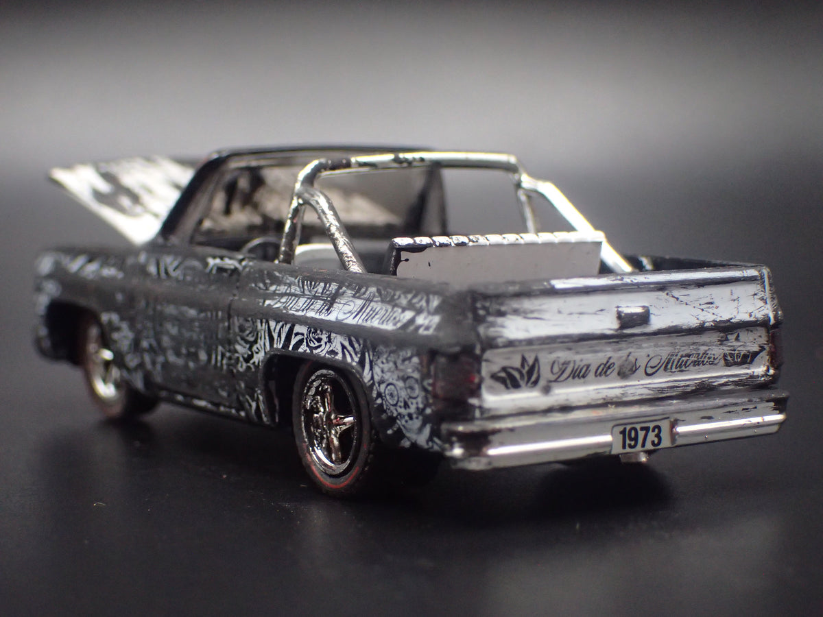 1973 73 GMC JIMMY SIERRA DIAS DE LOS MUERTOS BARN FIND 1/64 SCALE DIECAST MODEL CAR