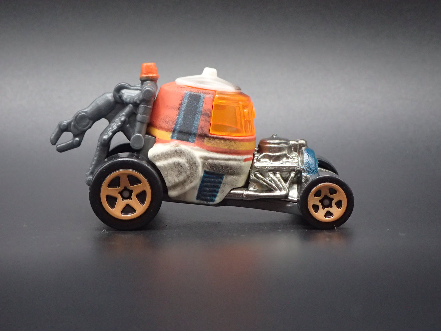 CHOPPER STAR WARS 1/64 SCALE COLLECTIBLE DIORAMA DIECAST MODEL CAR