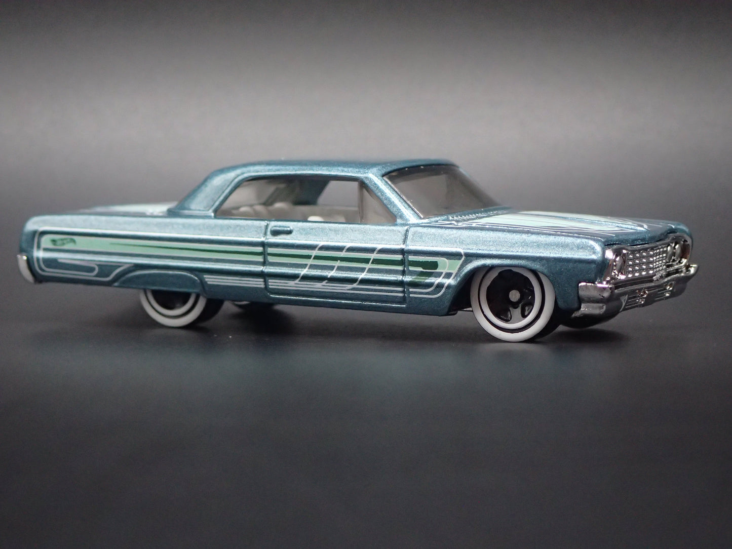 1964 64 CHEVY CHEVROLET IMPALA  1:64 SCALE DIORAMA DIECAST MODEL CAR