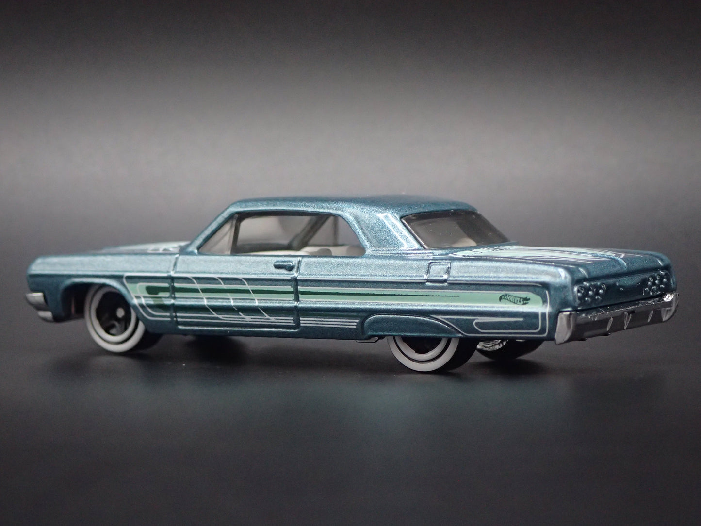 1964 64 CHEVY CHEVROLET IMPALA  1:64 SCALE DIORAMA DIECAST MODEL CAR
