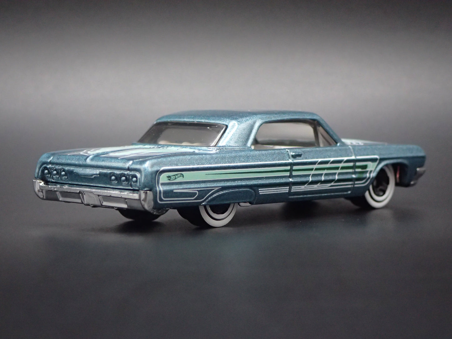 1964 64 CHEVY CHEVROLET IMPALA  1:64 SCALE DIORAMA DIECAST MODEL CAR
