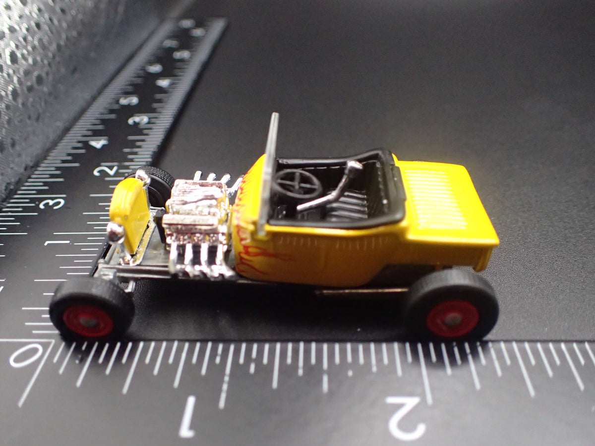 1923 23 FORD T-BUCKET HOT ROD YELLOW 1:64 SCALE COLLECTIBLE DIECAST MODEL CAR