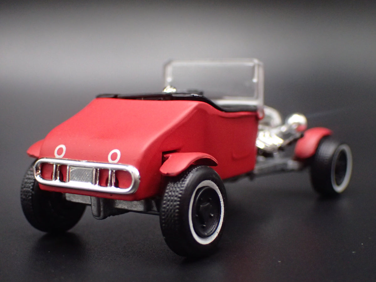 1927 27 FORD MODEL T ROADSTER HOT ROD 1:64 SCALE COLLECTIBLE DIORAMA DIECAST MODEL CAR