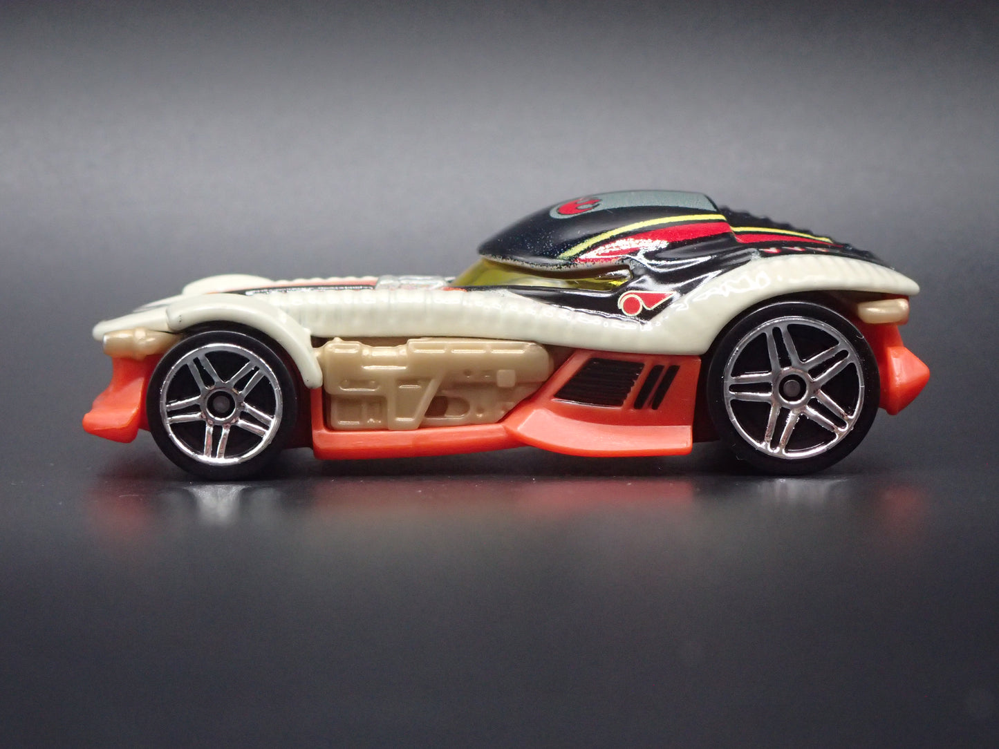 POE DAMERON STAR WARS 1/64 SCALE COLLECTIBLE DIORAMA DIECAST MODEL CAR