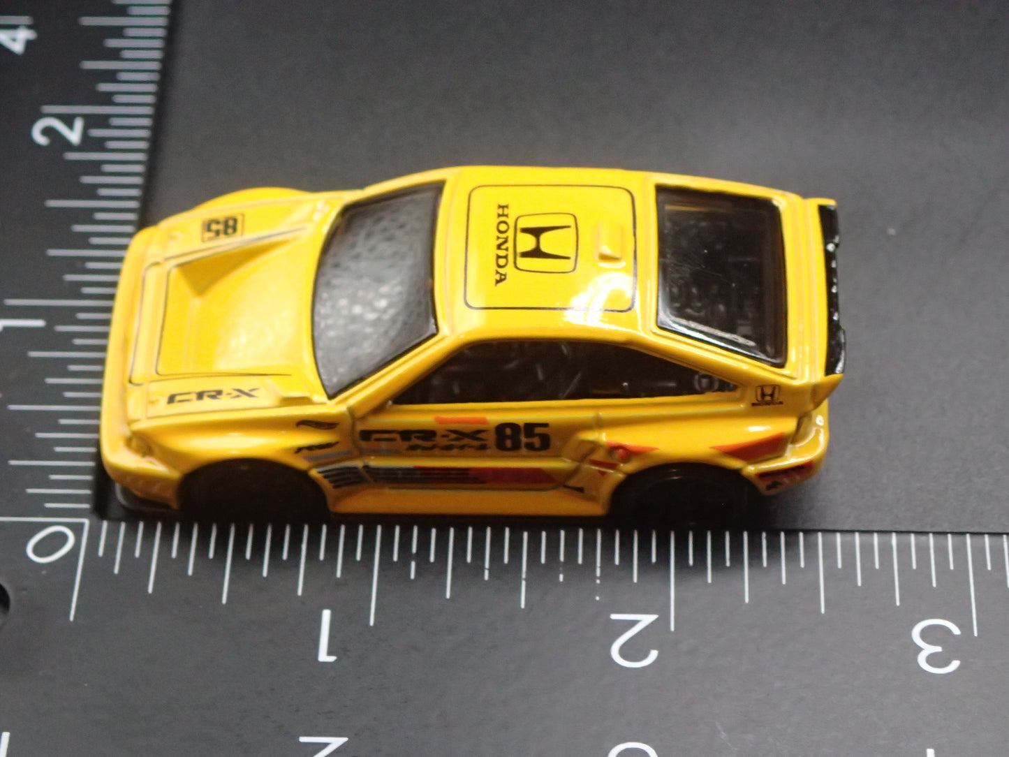 1984-1987 HONDA CRX YELLOW 1:64 SCALE COLLECTIBLE DIORAMA DIECAST MODEL CAR