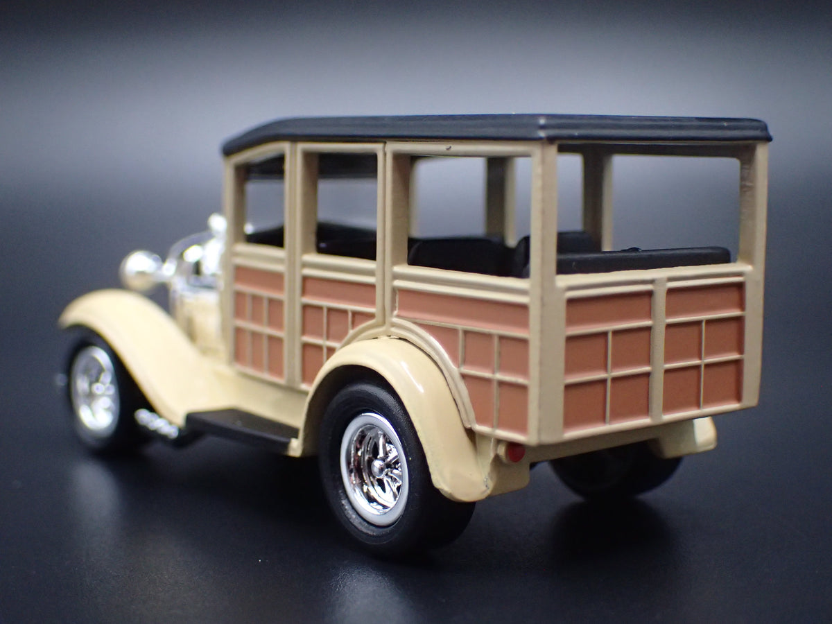 1931 31 FORD MODEL A WOODY WAGON TAN 1:64 SCALE LIMTED DIORAMA DIECAST MODEL CAR