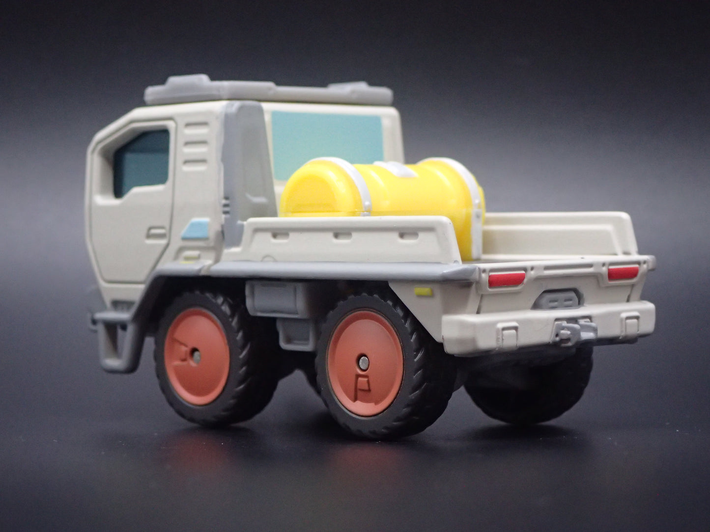 DISNEY PIXAR LIGHTYEAR BASE UTILITY VEHICLE 1/64 SCALE DIORAMA DIECAST MODEL CAR