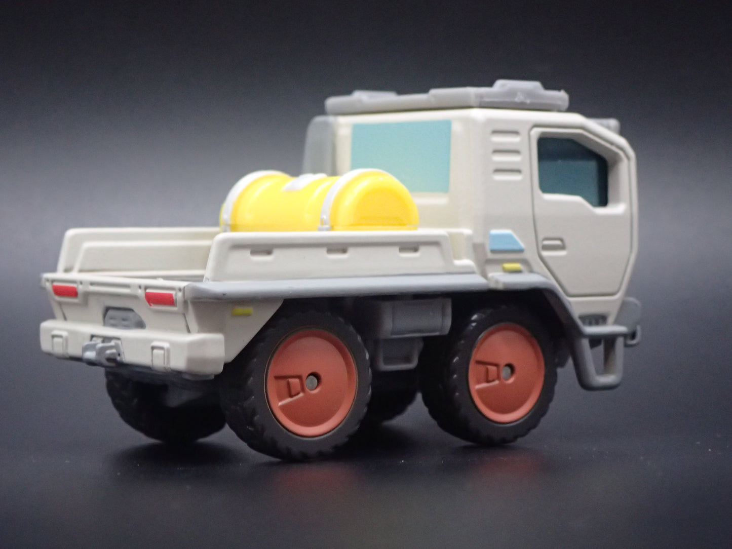 DISNEY PIXAR LIGHTYEAR BASE UTILITY VEHICLE 1/64 SCALE DIORAMA DIECAST MODEL CAR