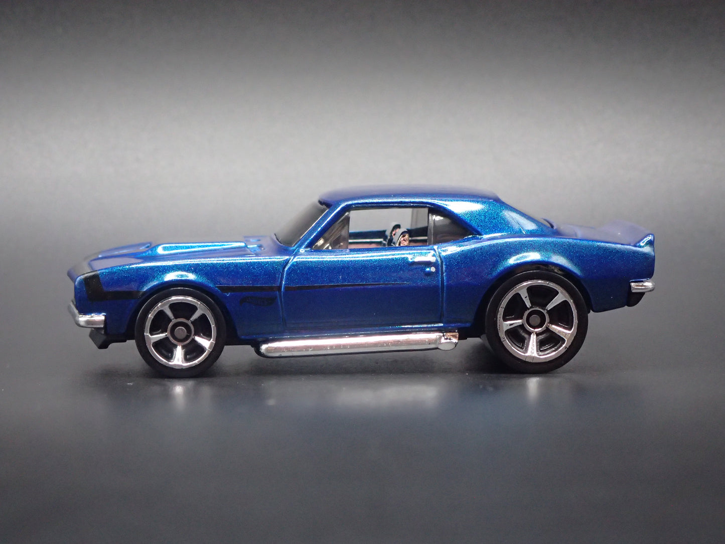 1967 67 CHEVY CHEVROLET CAMARO BLUE 1:64 SCALE COLLECTIBLE DIORAMA DIECAST MODEL CAR