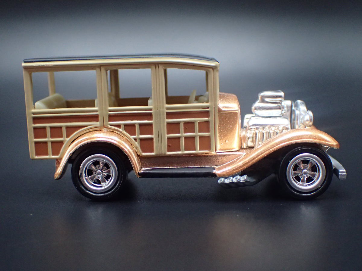1931 31 FORD MODEL A WOODY WAGON BRONZE 1:64 SCALE LIMTED DIORAMA DIECAST MODEL CAR