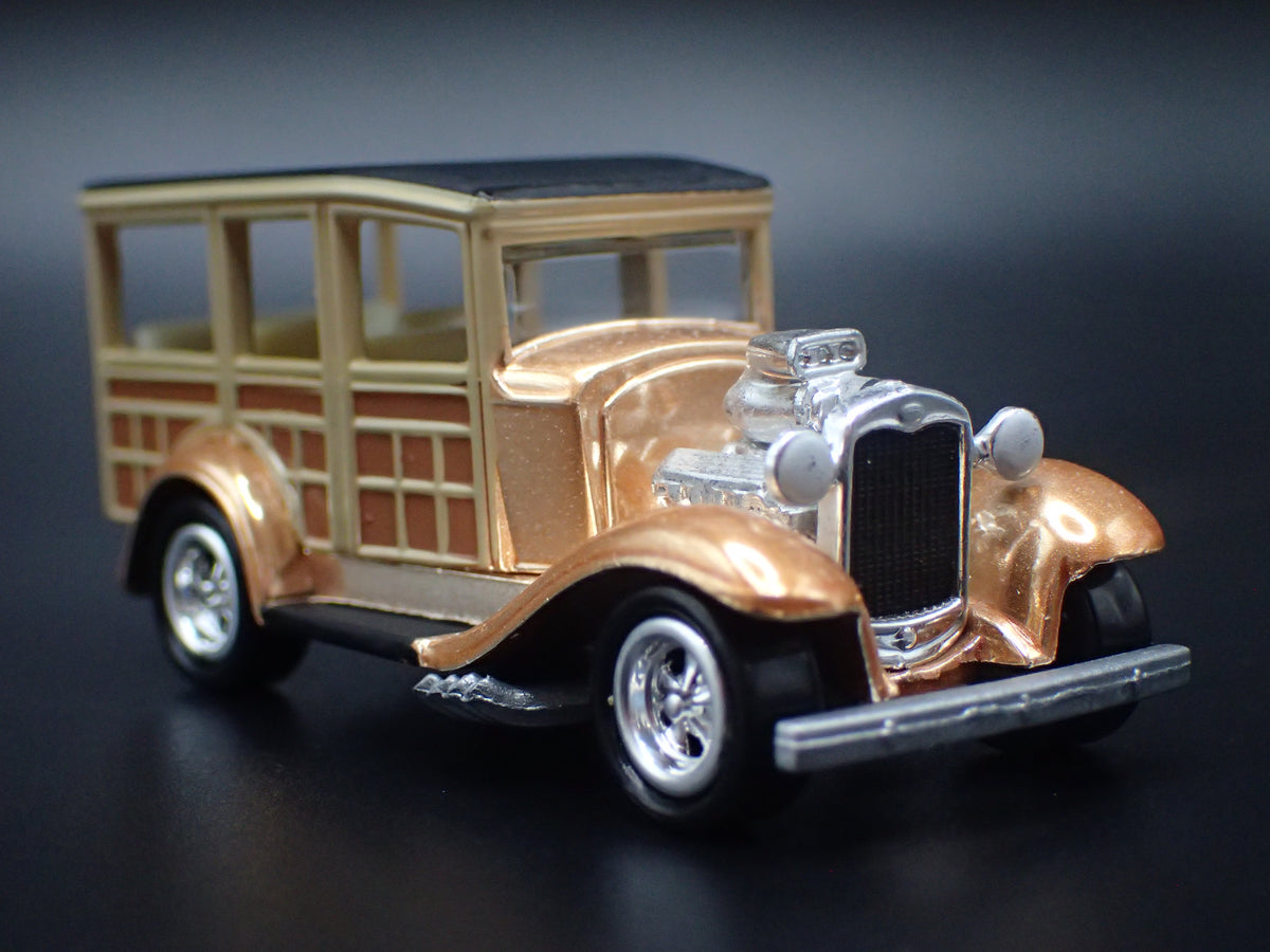 1931 31 FORD MODEL A WOODY WAGON BRONZE 1:64 SCALE LIMTED DIORAMA DIECAST MODEL CAR