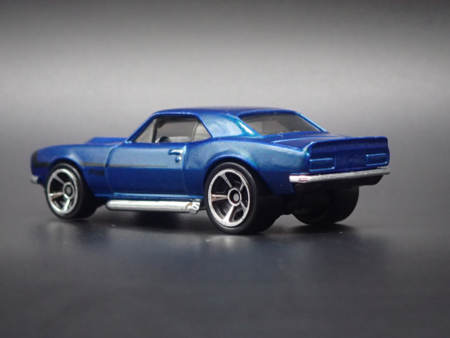 1967 67 CHEVY CHEVROLET CAMARO BLUE 1:64 SCALE COLLECTIBLE DIORAMA DIECAST MODEL CAR