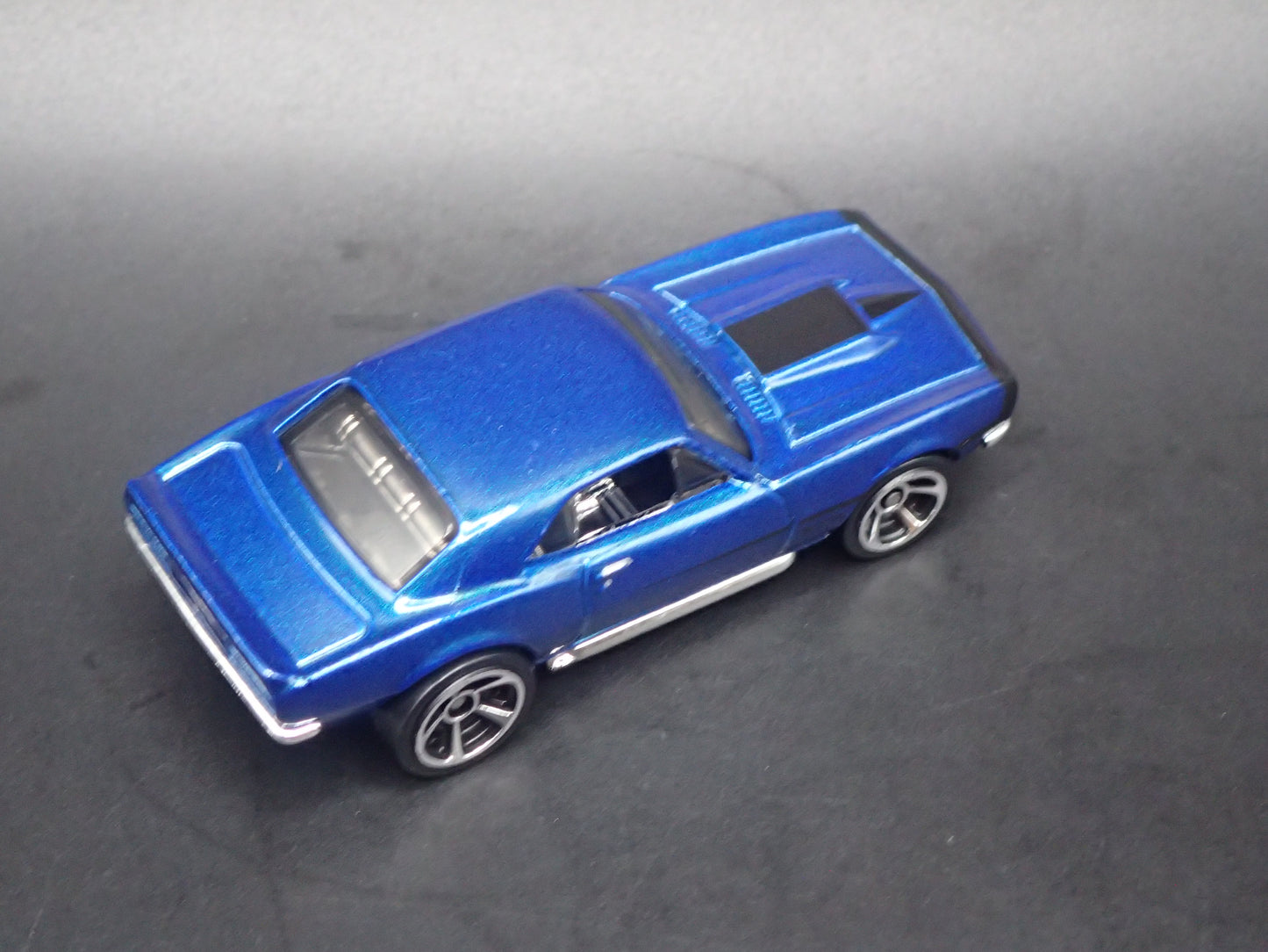 1967 67 CHEVY CHEVROLET CAMARO BLUE 1:64 SCALE COLLECTIBLE DIORAMA DIECAST MODEL CAR