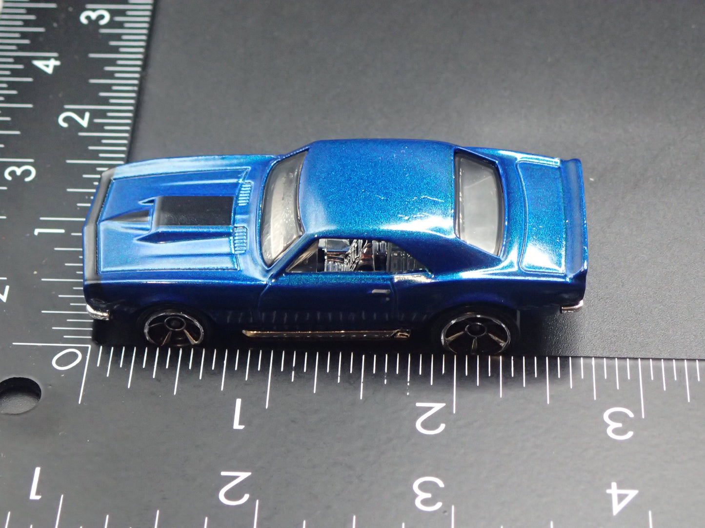 1967 67 CHEVY CHEVROLET CAMARO BLUE 1:64 SCALE COLLECTIBLE DIORAMA DIECAST MODEL CAR