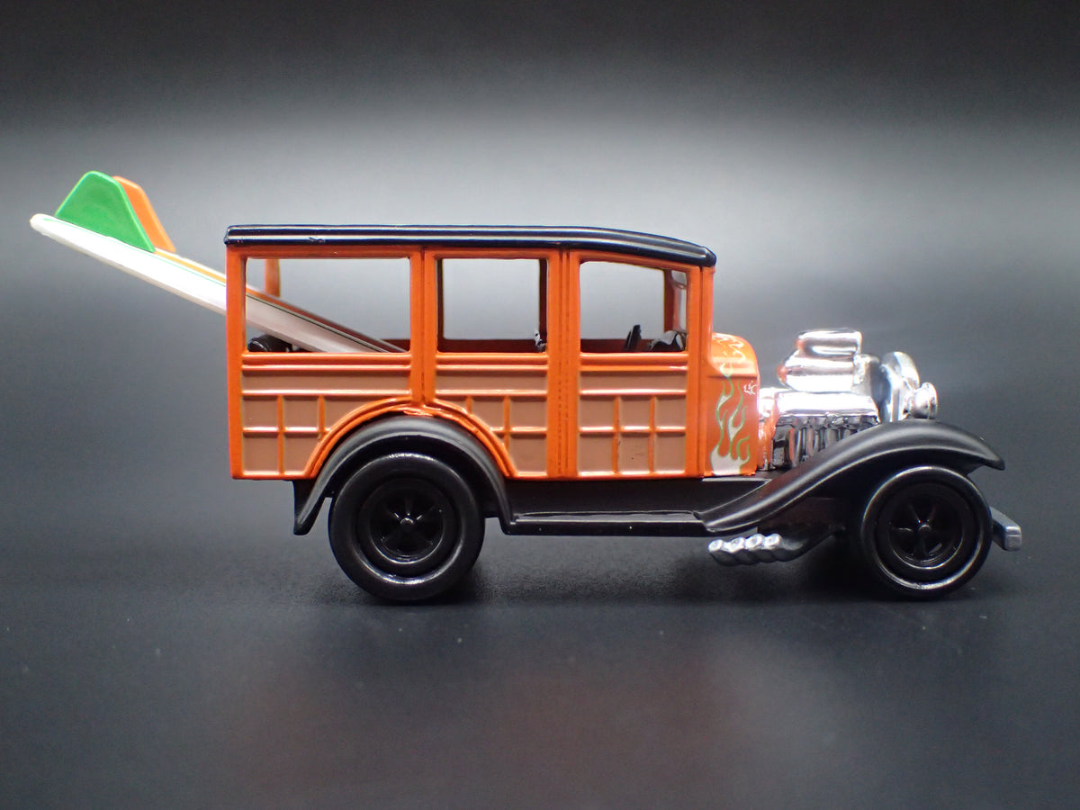 1931 31 FORD MODEL A WOODY WAGON BLACK 1:64 SCALE LIMTED DIORAMA DIECAST MODEL CAR