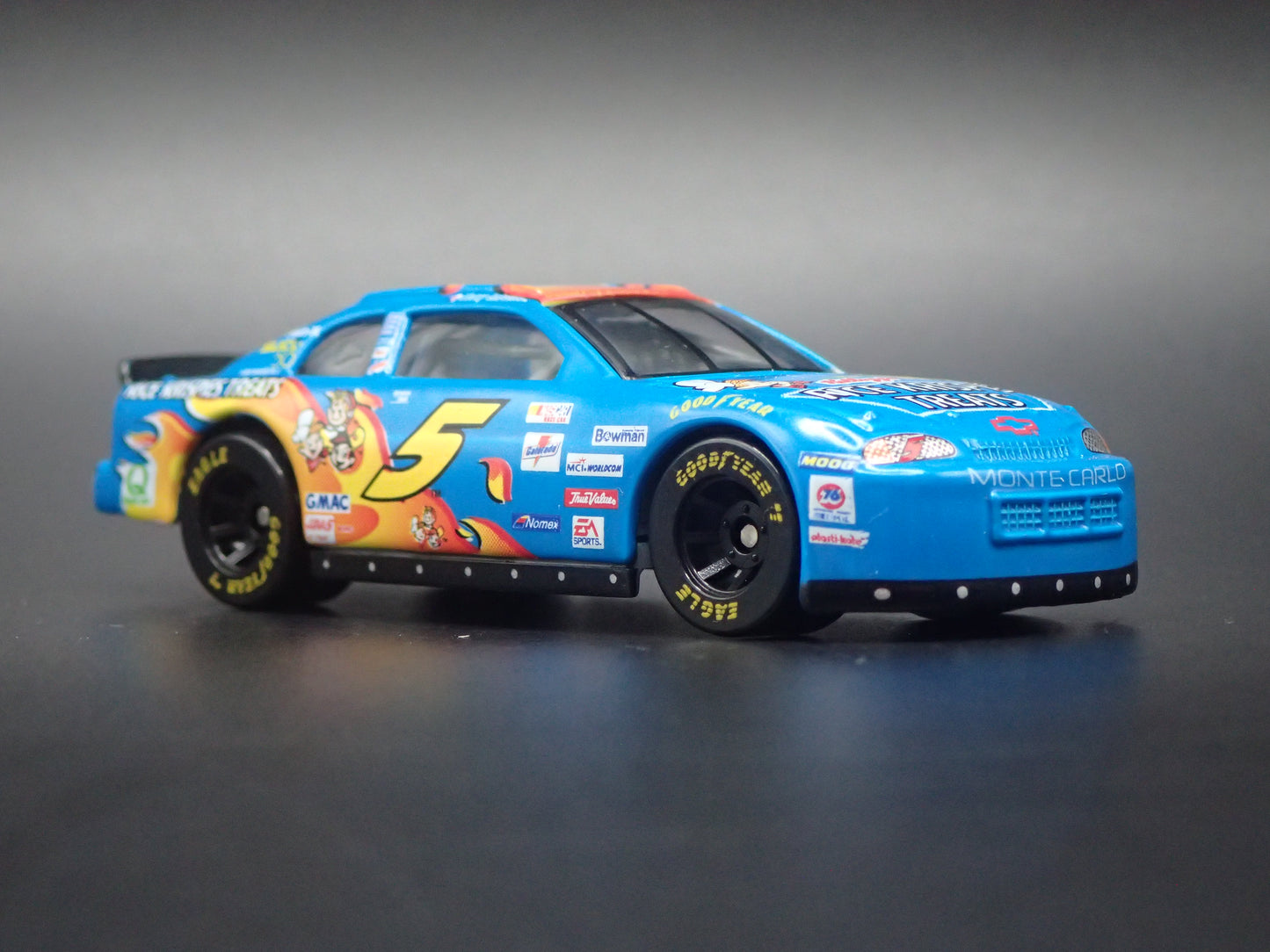 1999 CHEVY CHEVROLET MONTE CARLO 5 TERRY LABONTE NASCAR 1:64 SCALE DIECAST CAR