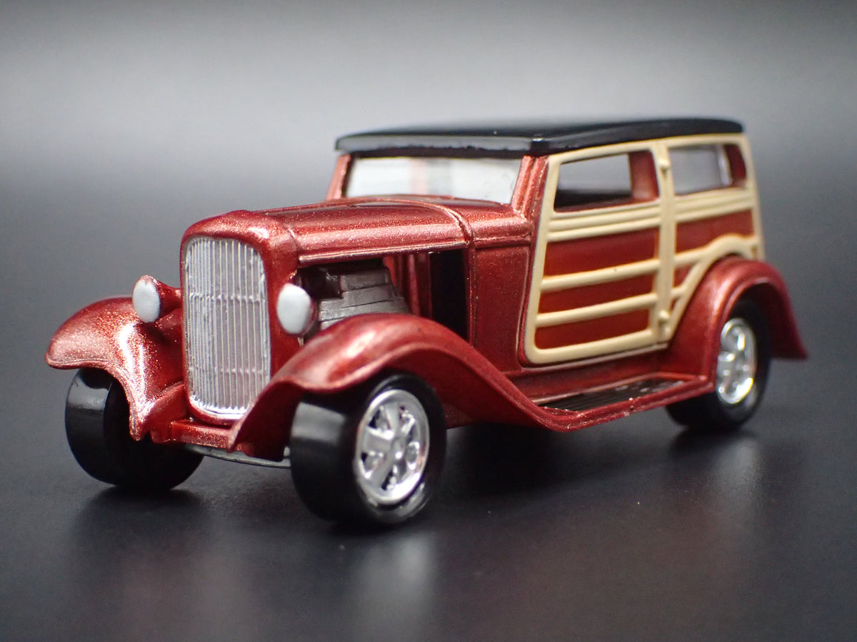1932 32 FORD SPEEDWAGON WOODIE WOODY 1:64 SCALE COLLECTIBLE DIECAST MODEL CAR