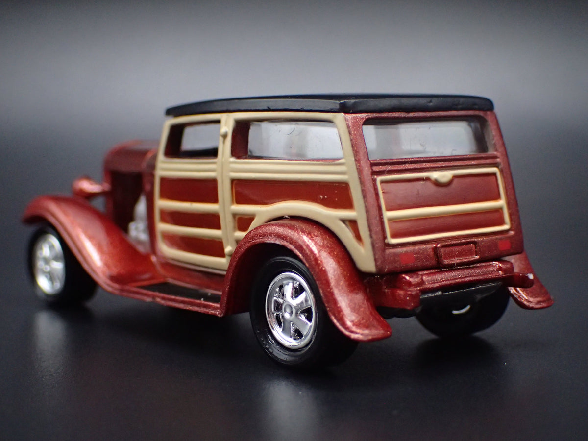 1932 32 FORD SPEEDWAGON WOODIE WOODY 1:64 SCALE COLLECTIBLE DIECAST MODEL CAR