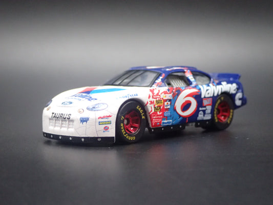 1999 99 FORD TAURUS 6 MARK MARTIN NASCAR 1/64 SCALE DIECAST MODEL CAR