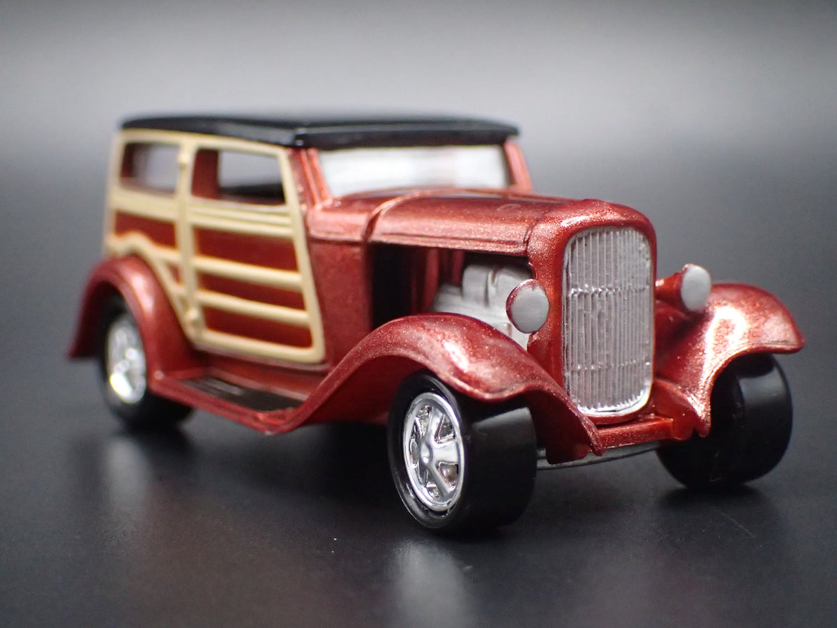 1932 32 FORD SPEEDWAGON WOODIE WOODY 1:64 SCALE COLLECTIBLE DIECAST MODEL CAR