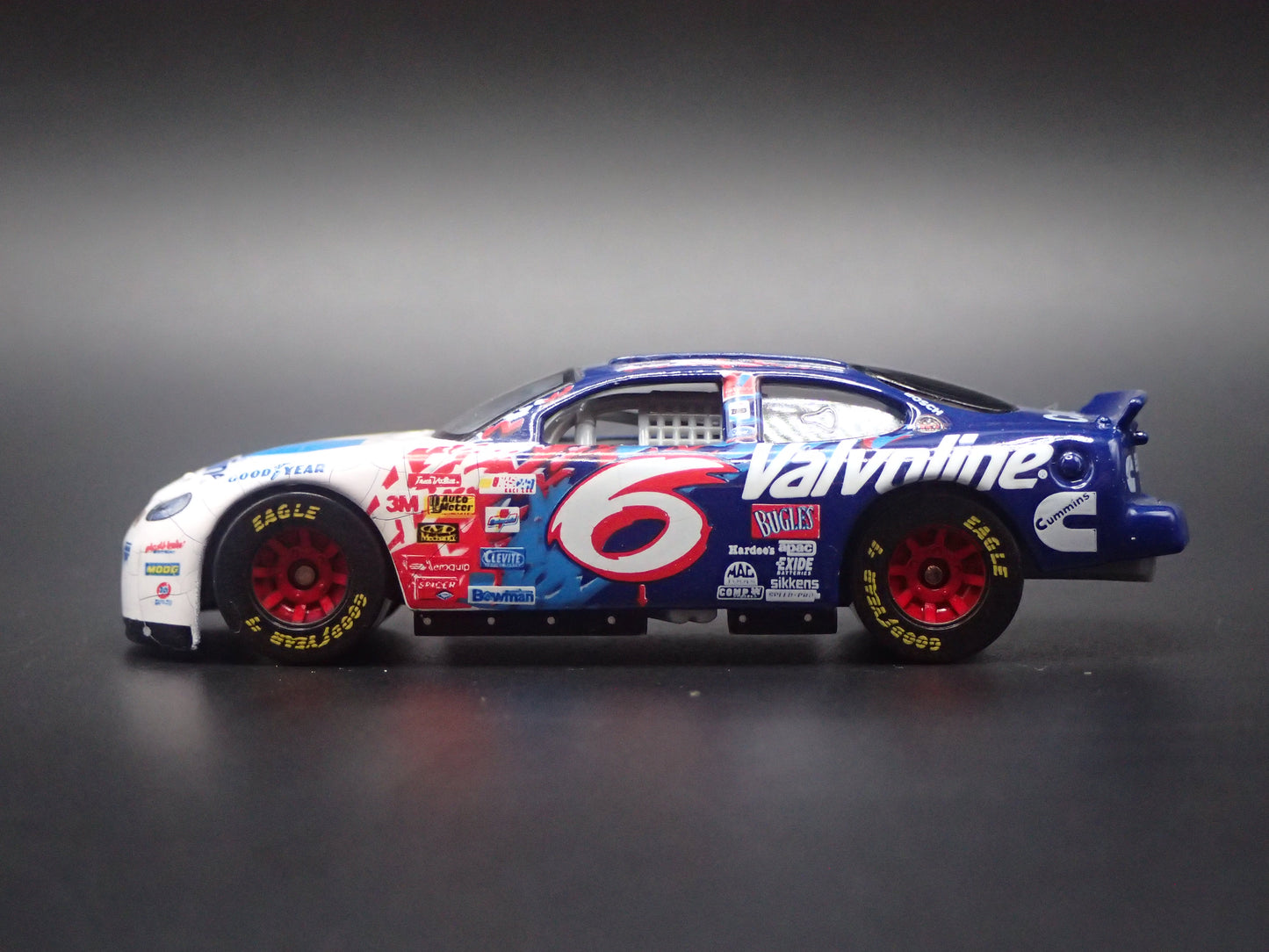 1999 99 FORD TAURUS 6 MARK MARTIN NASCAR 1/64 SCALE DIECAST MODEL CAR