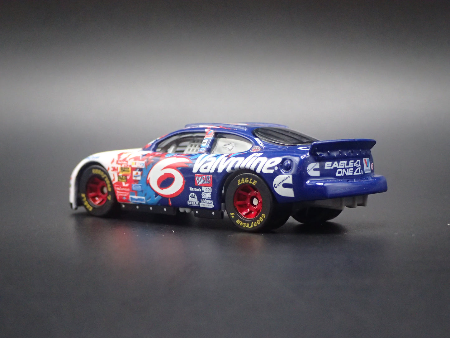 1999 99 FORD TAURUS 6 MARK MARTIN NASCAR 1/64 SCALE DIECAST MODEL CAR