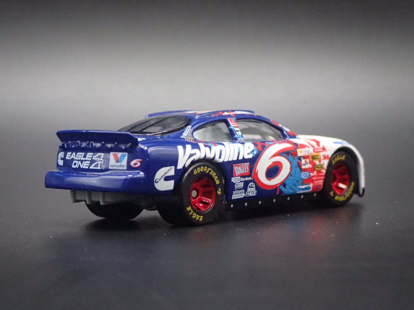 1999 99 FORD TAURUS 6 MARK MARTIN NASCAR 1/64 SCALE DIECAST MODEL CAR
