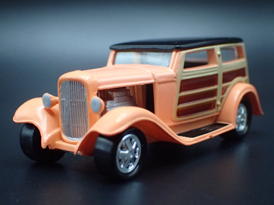 1932 32 FORD SPEEDWAGON WOODIE WOODY 1:64 SCALE COLLECTIBLE DIECAST MODEL CAR-Burning Rubber Toy Company