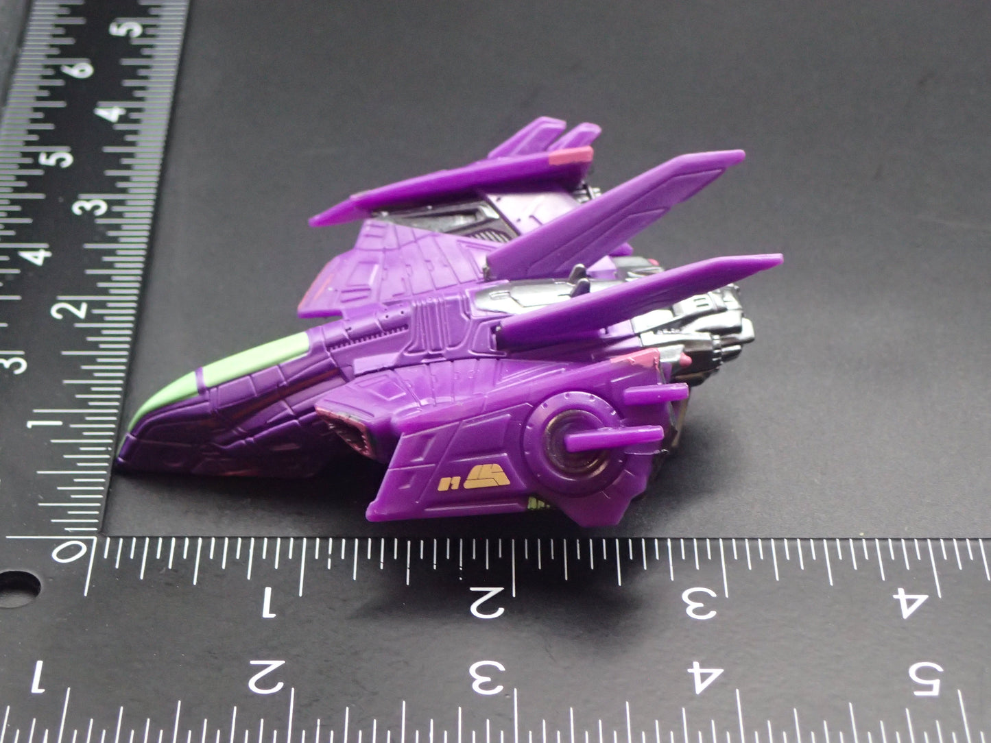 DISNEY PIXAR LIGHTYEAR ZURG FIGHTER SPACESHIP 1/64 SCALE DIORAMA DIECAST MODEL CAR