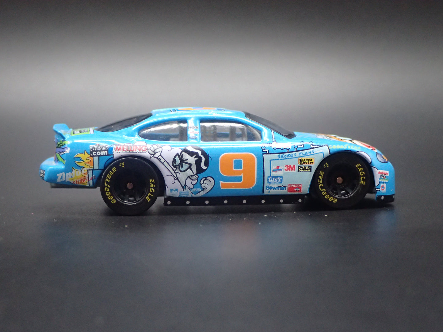 1999 99 FORD TAURUS 9 JERRY NADEAU NASCAR 1/64 SCALE DIECAST MODEL CAR
