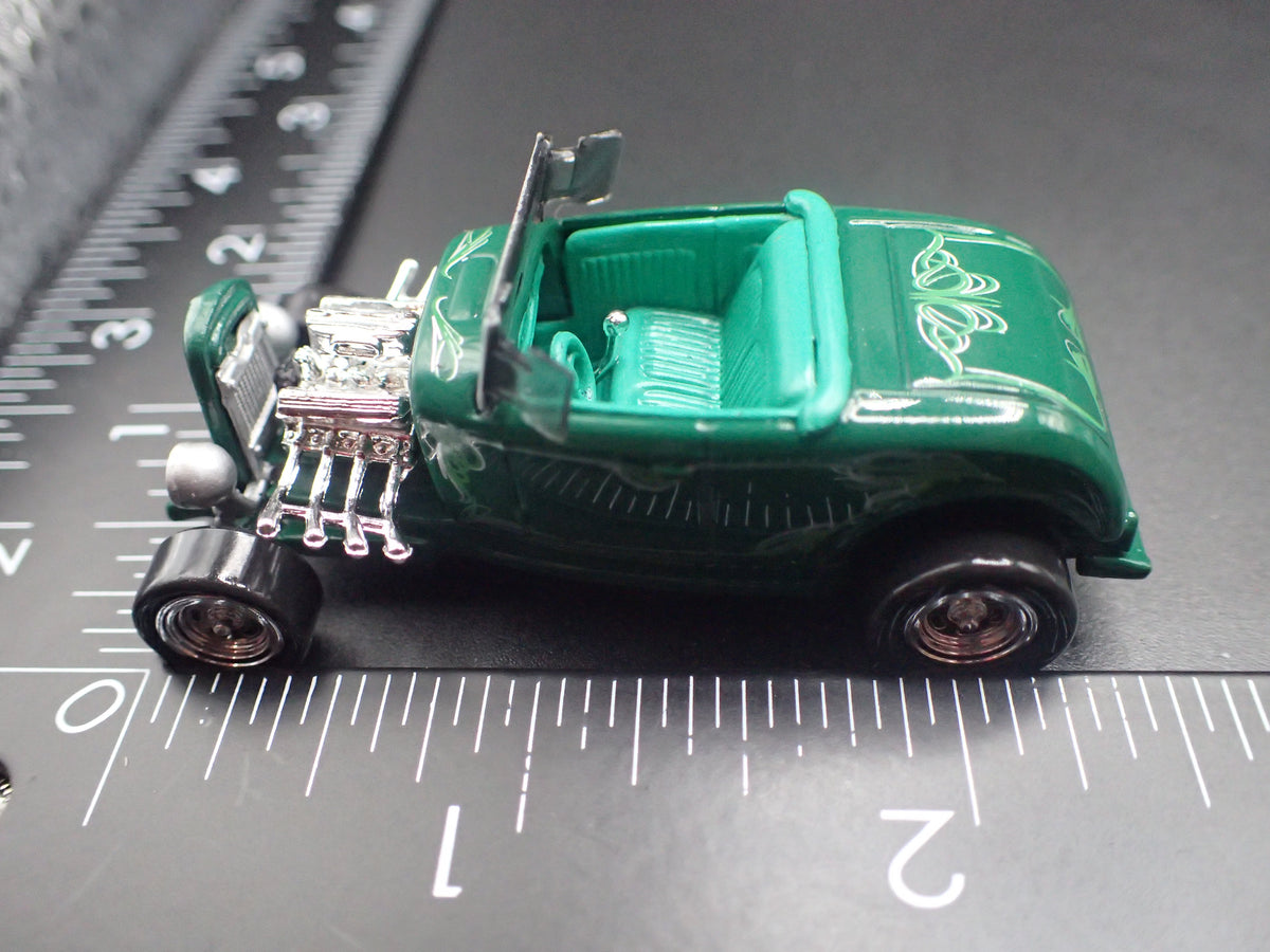 1932 32 FORD HIBOY HOT ROD GREEN 1/64 SCALE COLLECTIBLE DIECAST MODEL CAR