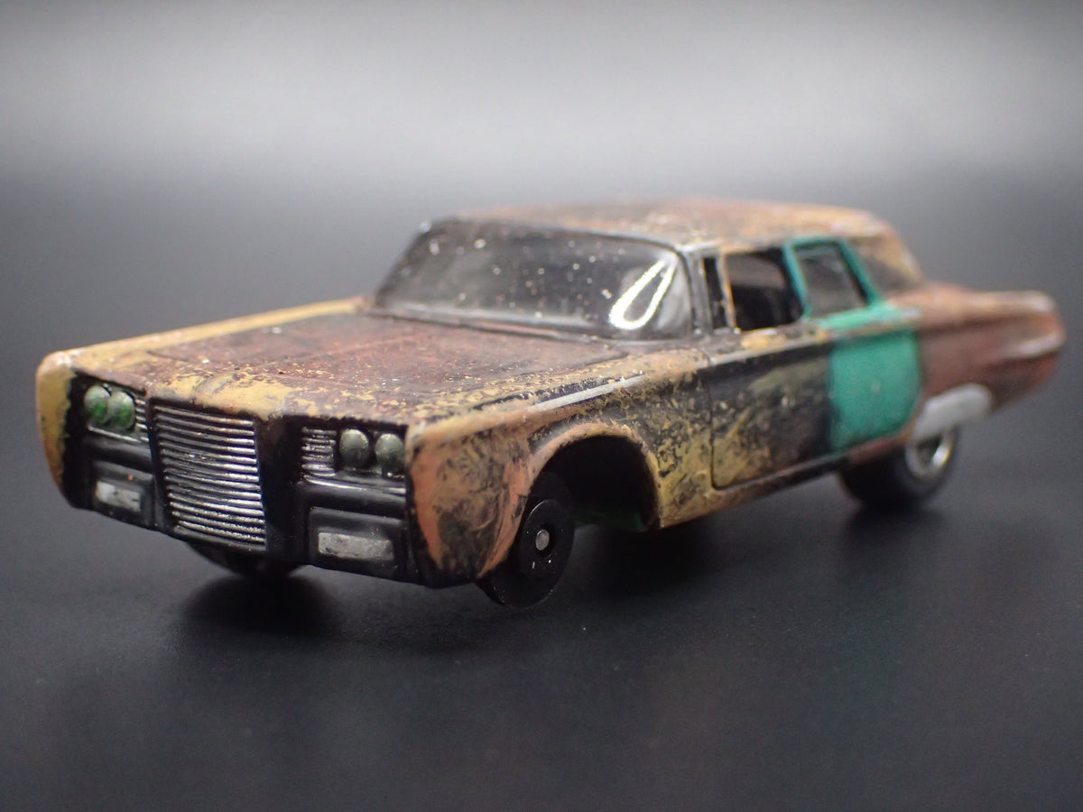 1966 66 CHRSYLER IMPERIAL GREEN HORNET BLACK BEAUTY BARN FIND 1/64 DIECAST CAR