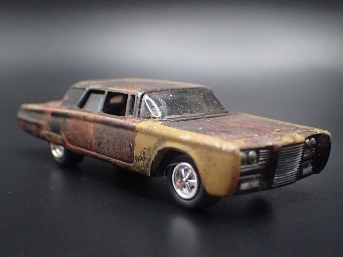 1966 66 CHRSYLER IMPERIAL GREEN HORNET BLACK BEAUTY BARN FIND 1/64 DIECAST CAR