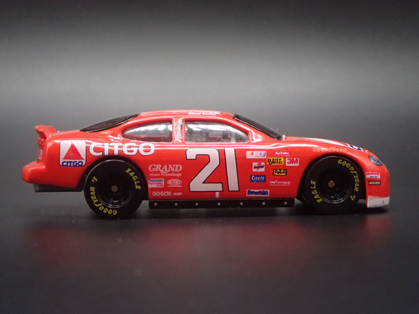 1999 99 FORD TAURUS 21 ELLIOT SADLER NASCAR 1/64 SCALE DIECAST MODEL CAR