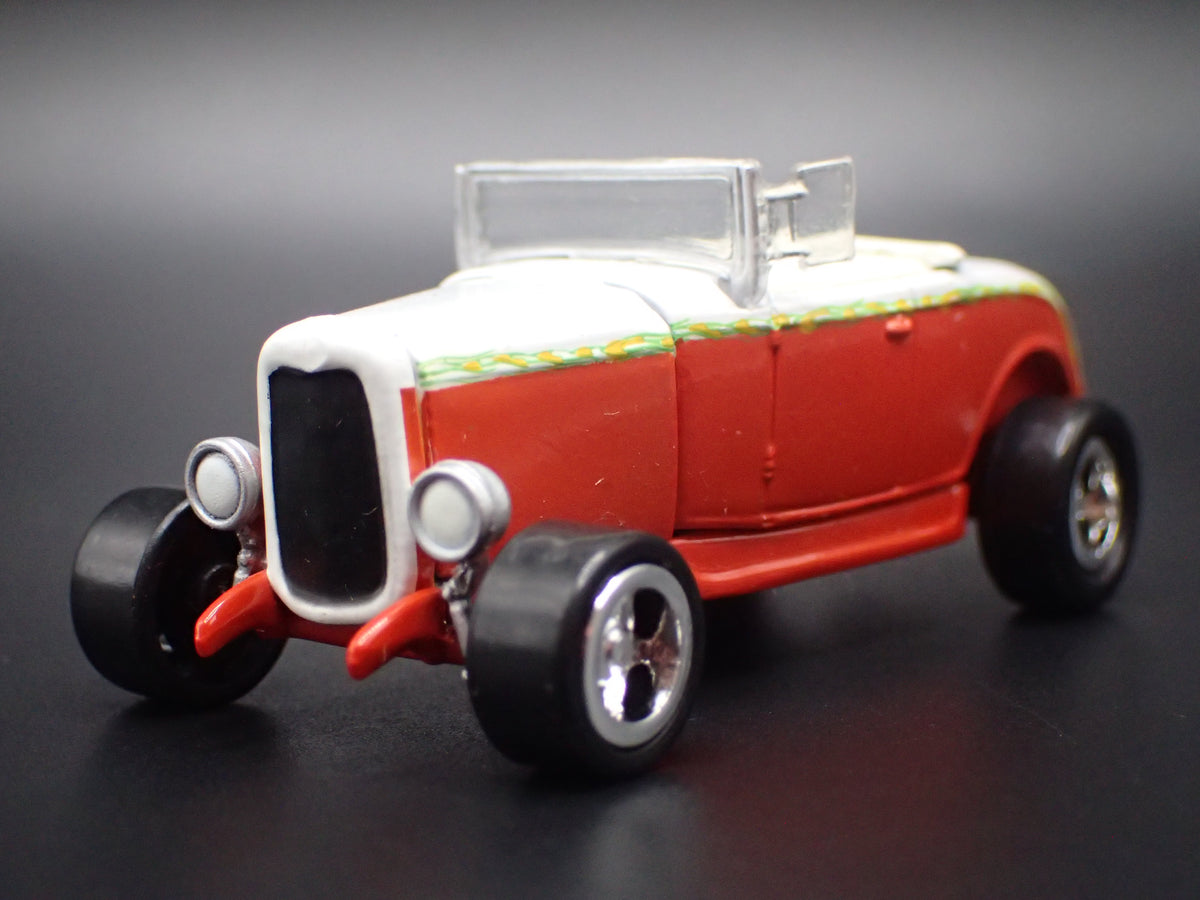 1932 32 FORD ROADSTER HOT ROD RED 1:64 SCALE DIORAMA DIECAST MODEL CAR