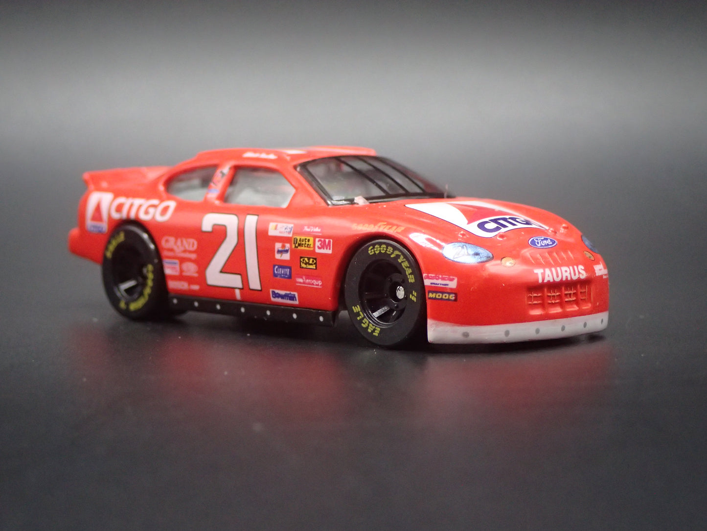 1999 99 FORD TAURUS 21 ELLIOT SADLER NASCAR 1/64 SCALE DIECAST MODEL CAR
