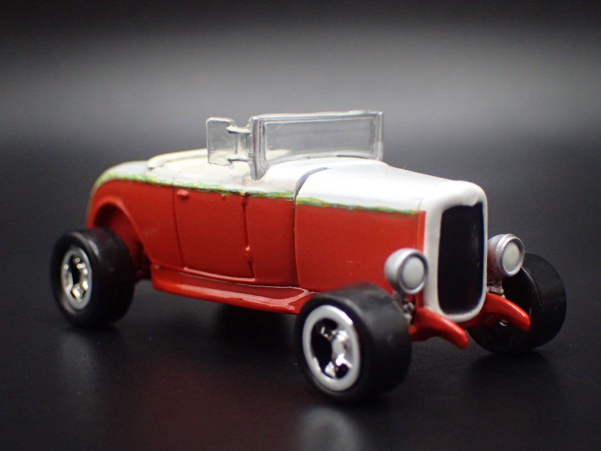 1932 32 FORD ROADSTER HOT ROD RED 1:64 SCALE DIORAMA DIECAST MODEL CAR