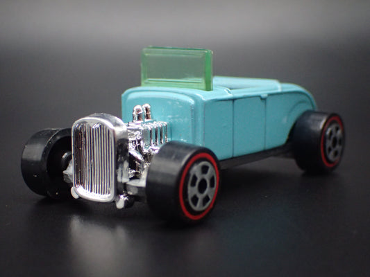 1932 32 FORD ROADSTER HOT ROD MINT 1:64 SCALE DIORAMA DIECAST MODEL CAR