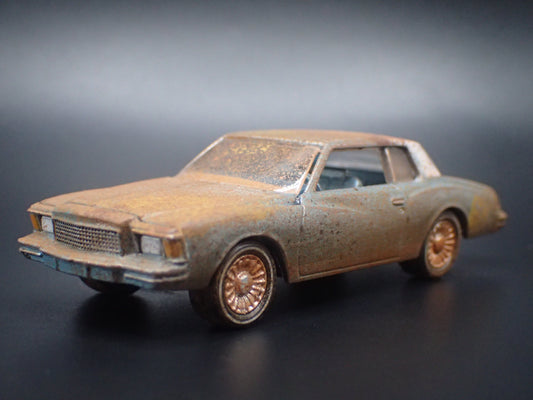 1978 78 CHEVY CHEVROLET MONTE CARLO G BODY BARN FIND 1:64 SCALE DIECAST CAR
