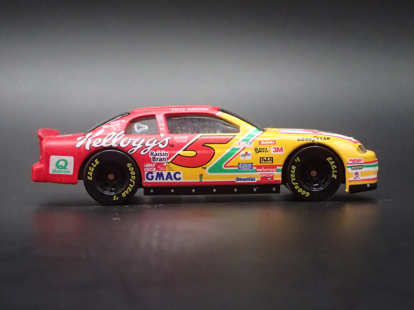 1999 CHEVY CHEVROLET MONTE CARLO 5 TERRY LABONTE NASCAR 1:64 SCALE DIECAST CAR