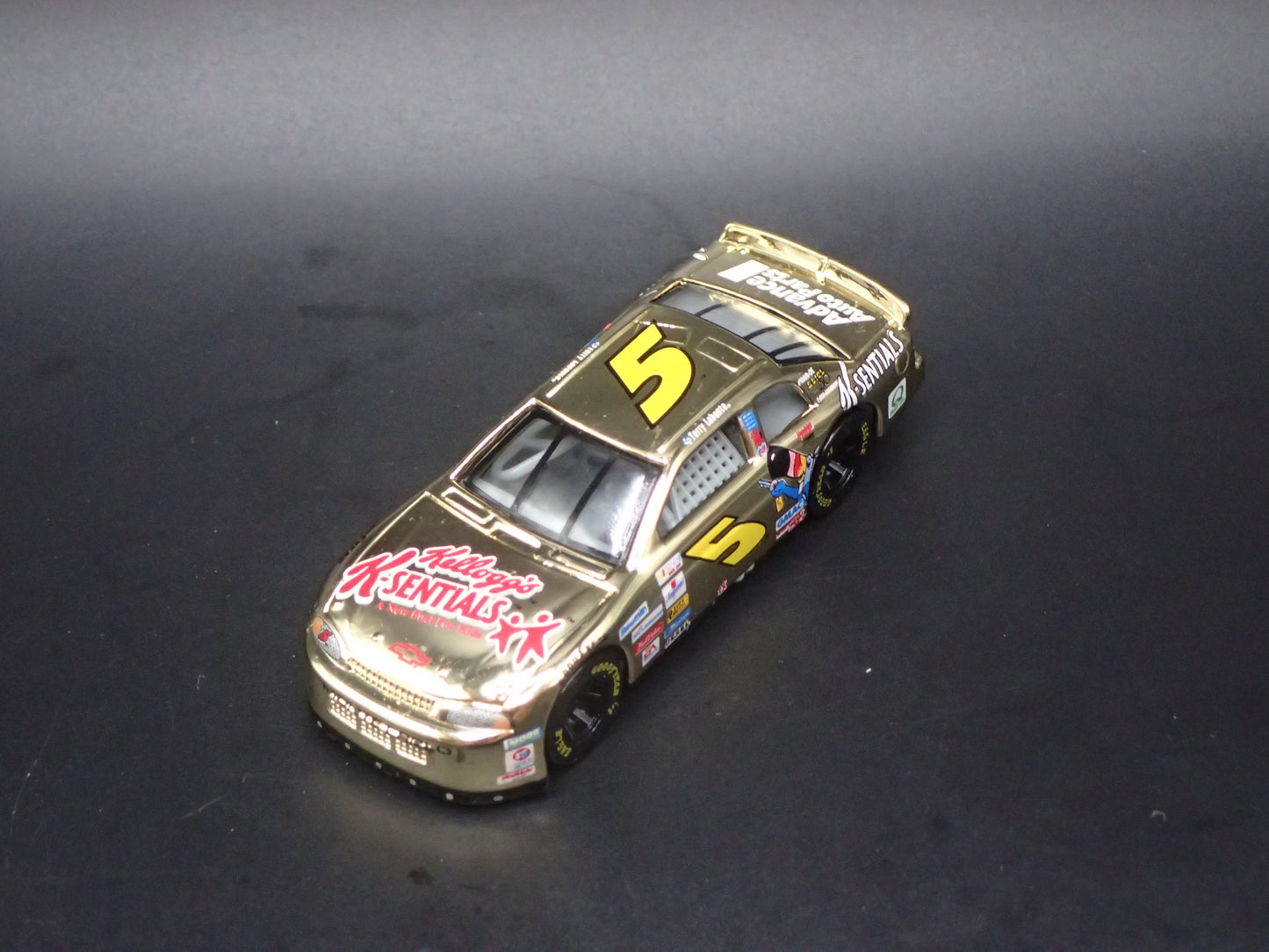 1999 CHEVY CHEVROLET MONTE CARLO 5 TERRY LABONTE NASCAR 1:64 SCALE DIECAST CAR
