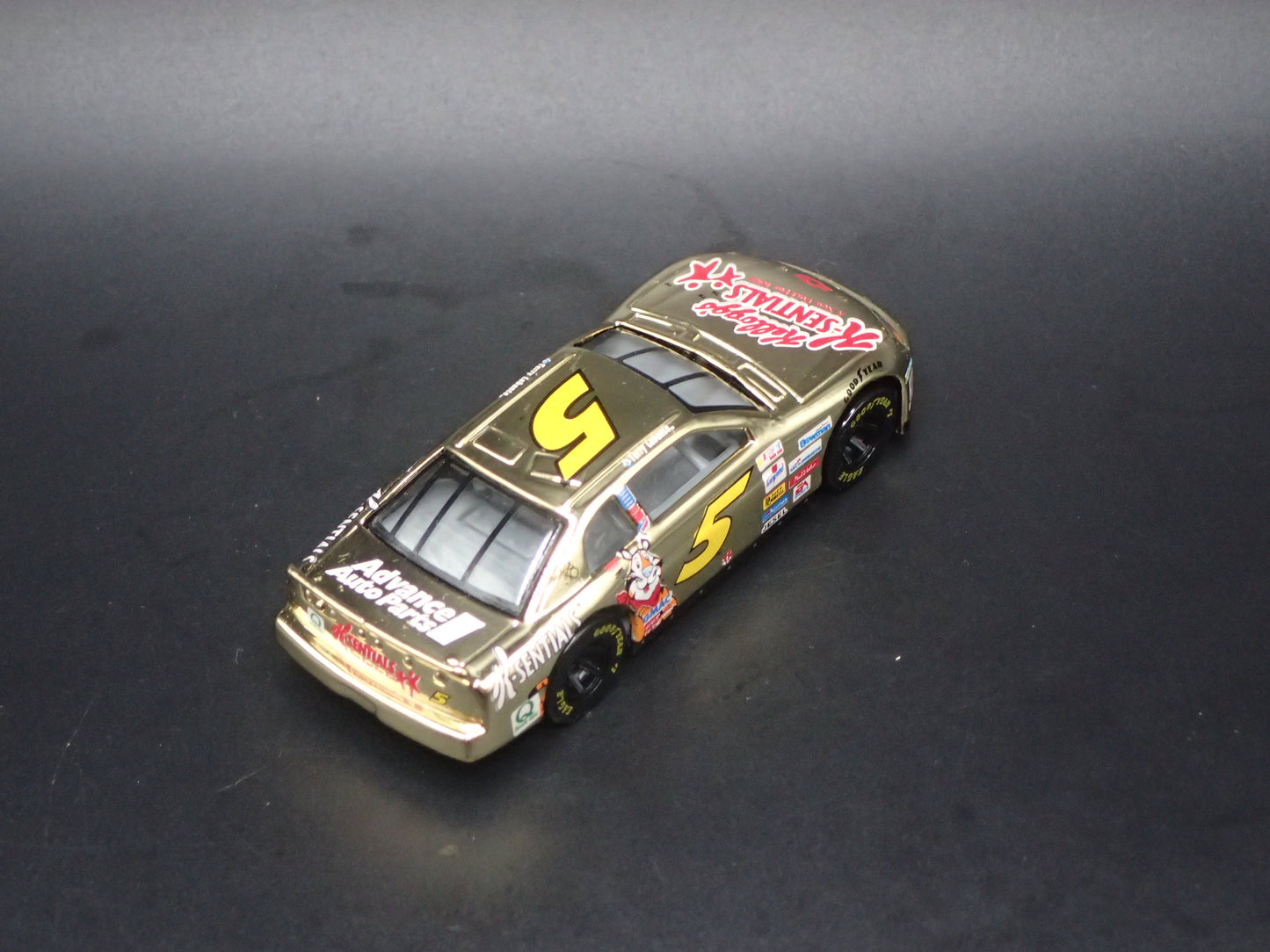 1999 CHEVY CHEVROLET MONTE CARLO 5 TERRY LABONTE NASCAR 1:64 SCALE DIECAST CAR