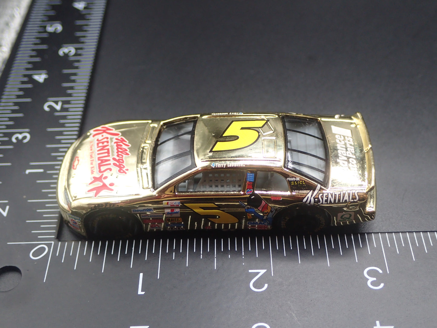 1999 CHEVY CHEVROLET MONTE CARLO 5 TERRY LABONTE NASCAR 1:64 SCALE DIECAST CAR