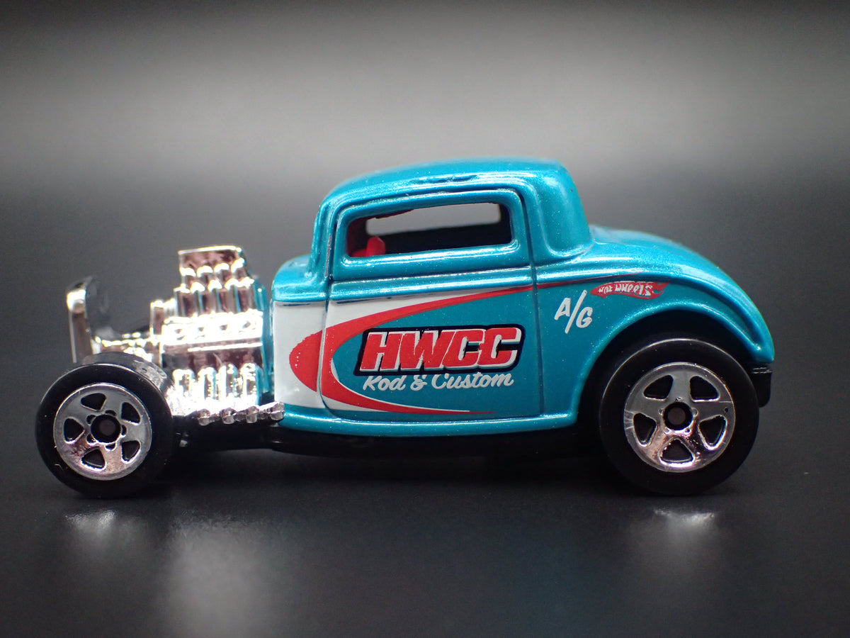 1932 32 FORD COUPE HOT ROD TEAL 1:64 SCALE COLLECTIBLE DIORAMA DIECAST MODEL CAR