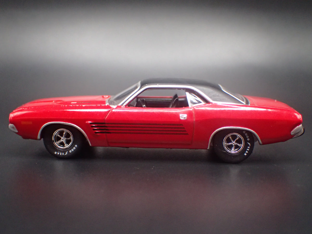 1974 74 DODGE CHALLENGER RALLYE 1/64 SCALE COLLECTIBLE DIORAMA DIECAST MODEL CAR